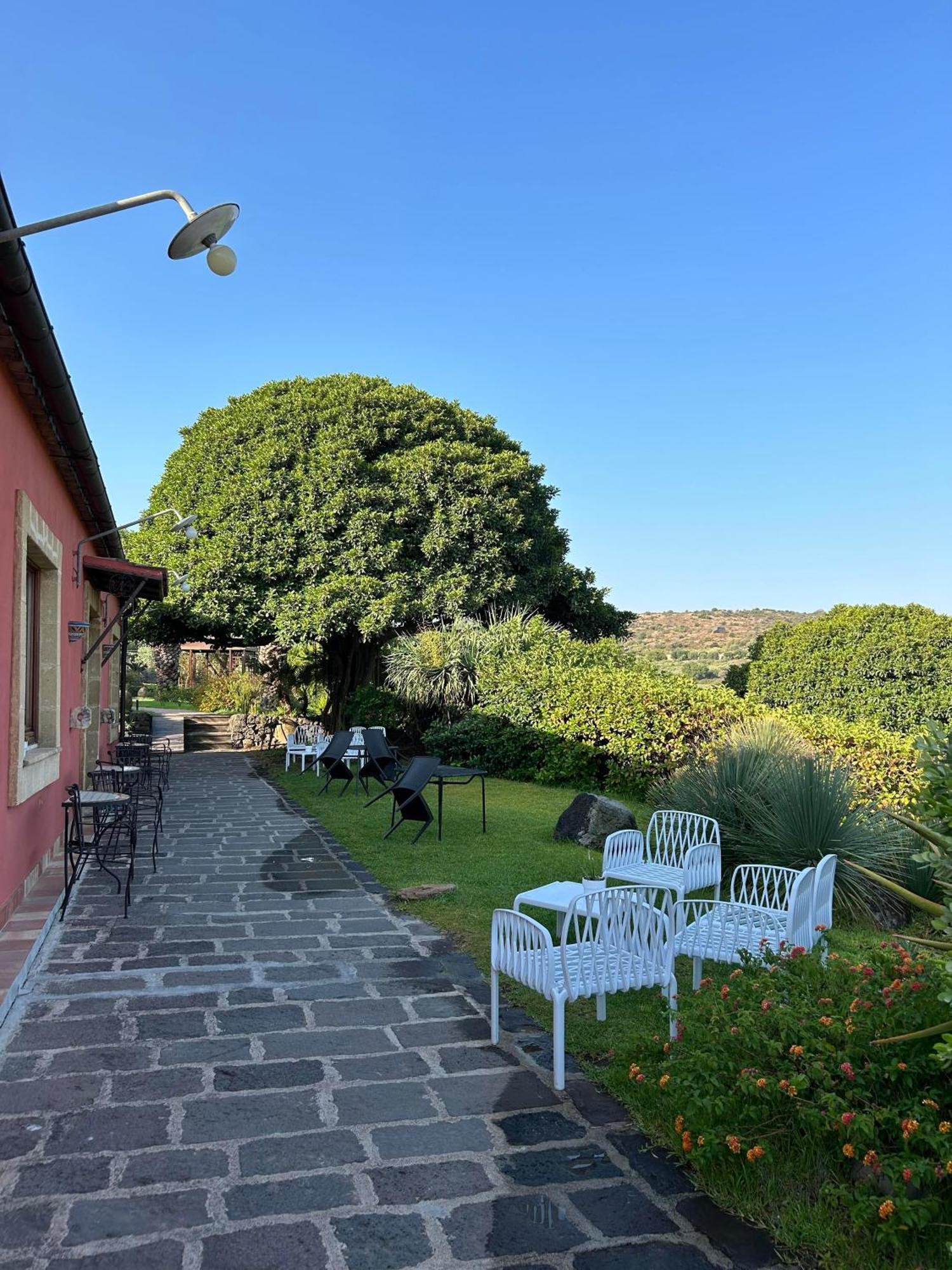 Borgo Nocchiara Hotel Carlentini Bagian luar foto
