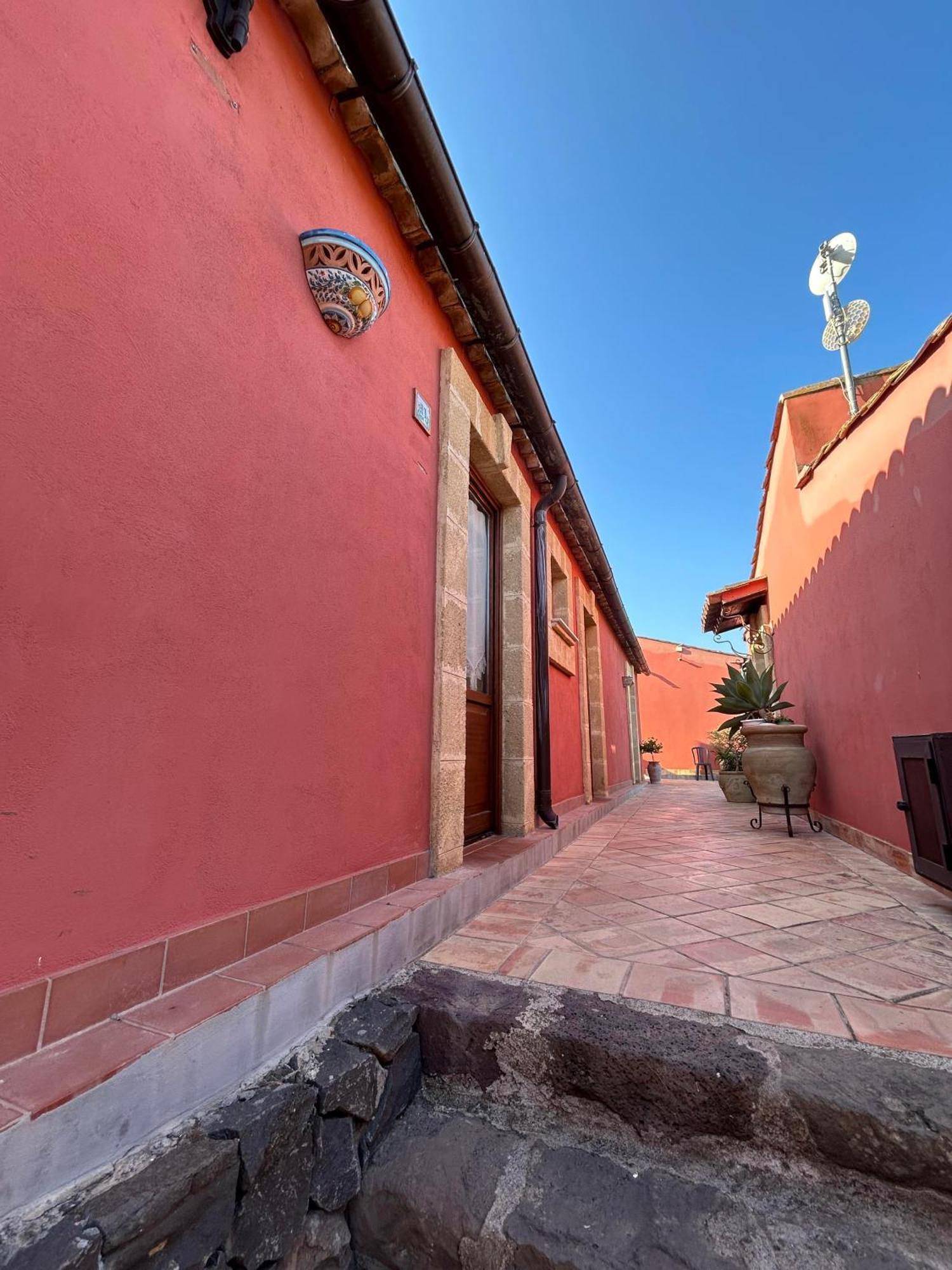 Borgo Nocchiara Hotel Carlentini Bagian luar foto