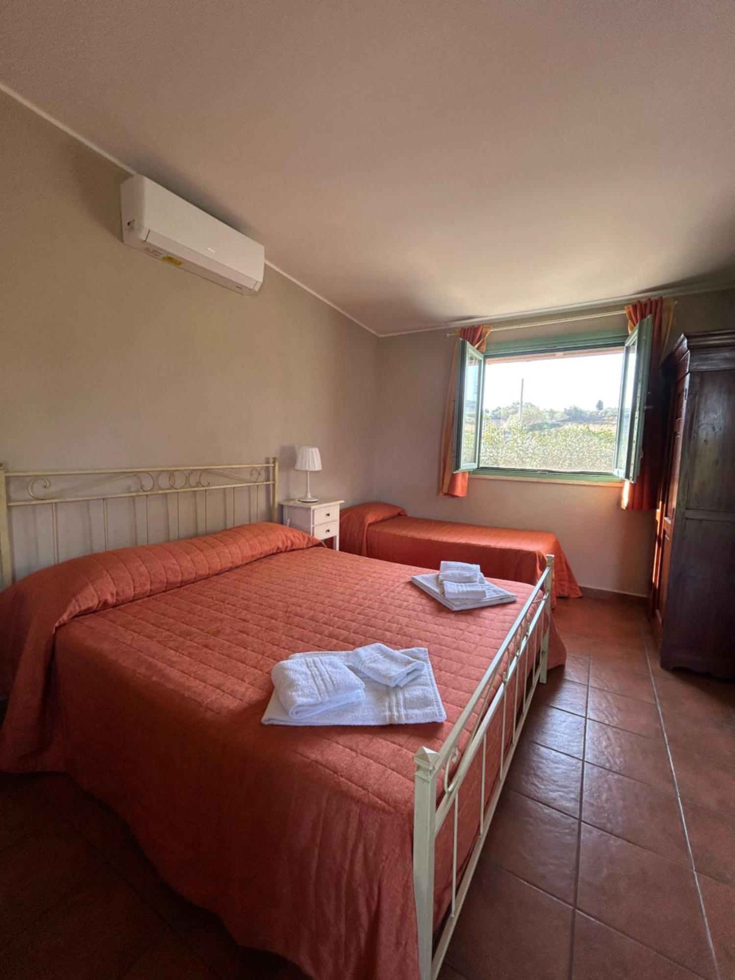 Borgo Nocchiara Hotel Carlentini Bagian luar foto